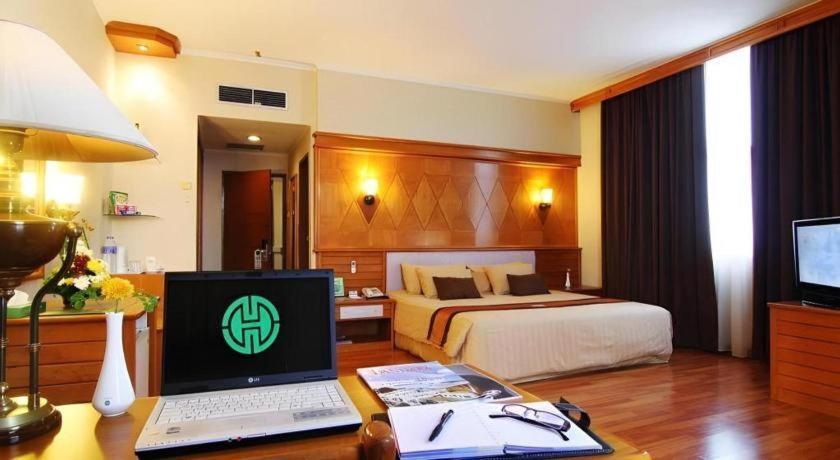 Mutiara Merdeka 4*
